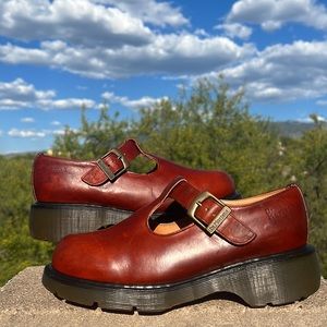 🏴󠁧󠁢󠁥󠁮󠁧󠁿 Vintage Dr. Martens MIE Platform T-Strap Chunky Mary Jane UK 8